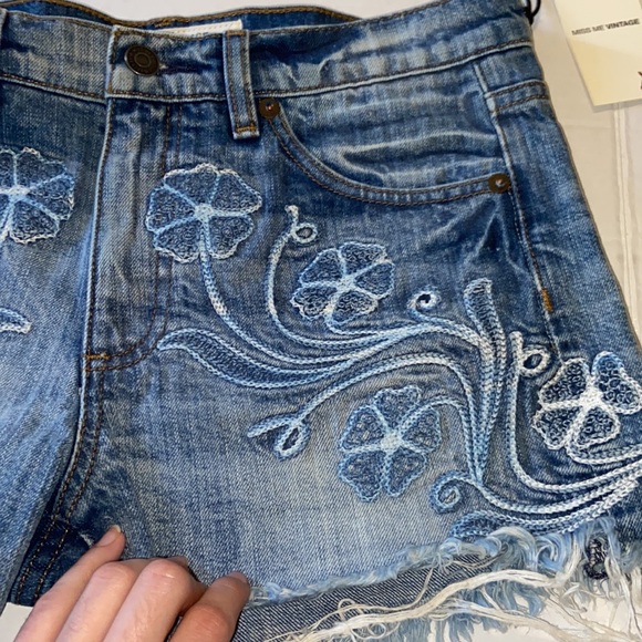 Miss Me Vintage | Embroidered floral Shorts Size 26 - Picture 5 of 8